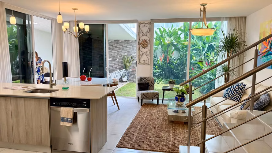 Alquiler de casa Heredia Belén | Amueblada - con A/C Terraza y 3 Parqueos en Condominio