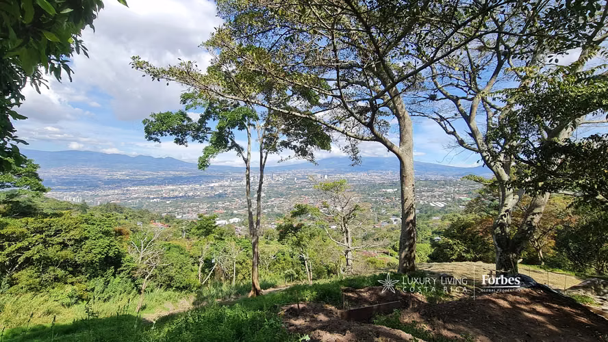 1071 - Terreno amplio con vistas al Valle Central para casa de montaña - Imagen 10