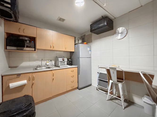 ALQUILER DE 2 OFICINAS EQUIPADAS EN BARRIO DENT, SAN JOSÉ - Imagen 10