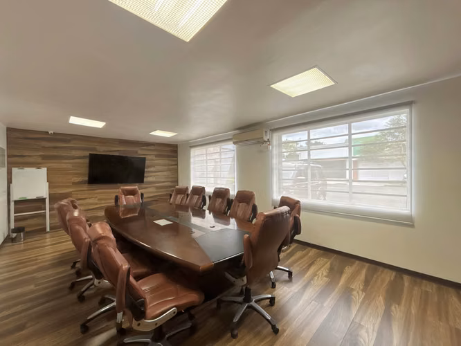 ALQUILER DE 2 OFICINAS EQUIPADAS EN BARRIO DENT, SAN JOSÉ - Imagen 3