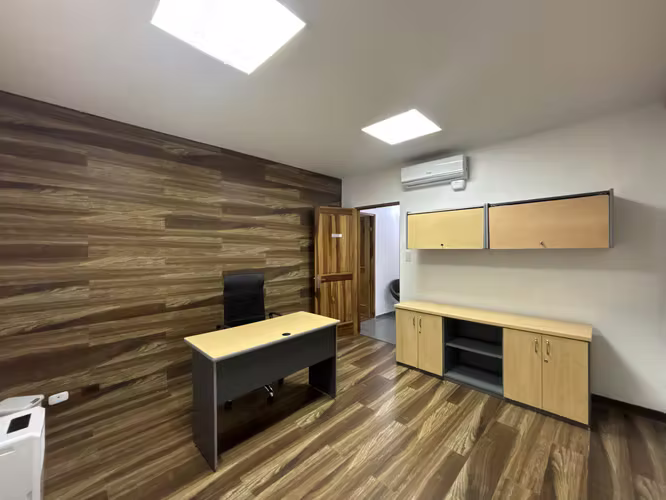 ALQUILER DE 2 OFICINAS EQUIPADAS EN BARRIO DENT, SAN JOSÉ - Imagen 8