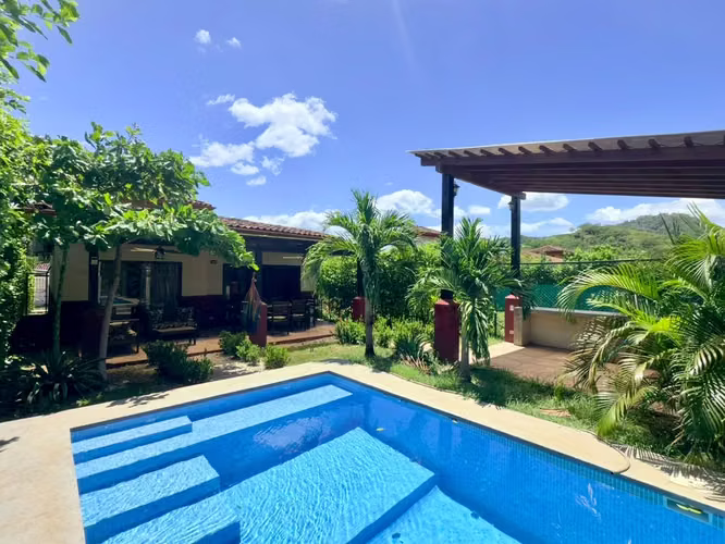 EN RENTA – RESIDENCIA EXCLUSIVA EN LOMA VERDE, SANTA ROSA, TAMARINDO