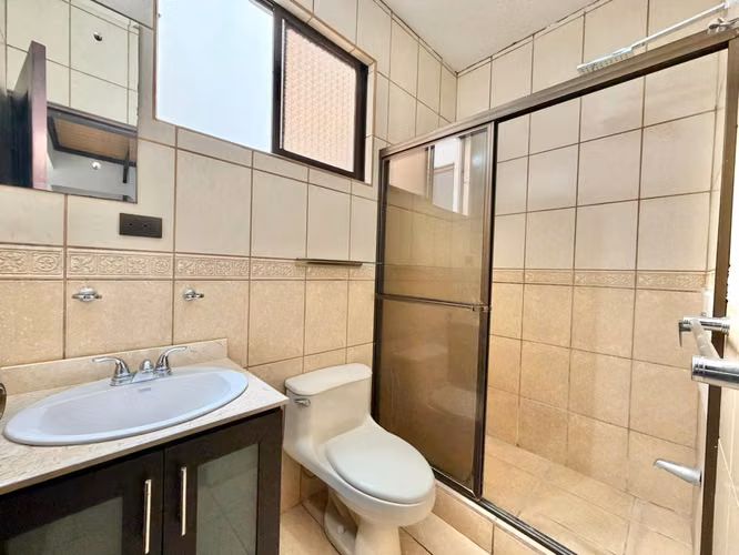 Venta Propiedad con 2 Apartamentos en Trejos Montealegre, Escazú - Imagen 9