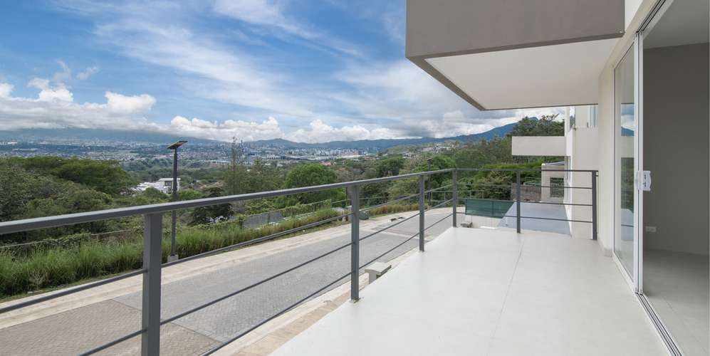 Casa 4 habs en Escazú Condominio Lomas 2370 vista montaña y piscina - Imagen 4
