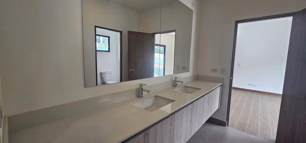 Venta de espectacular penthouse nuevo con vista panoramica en Santa Ana, Alto de las Palomas - Imagen 12