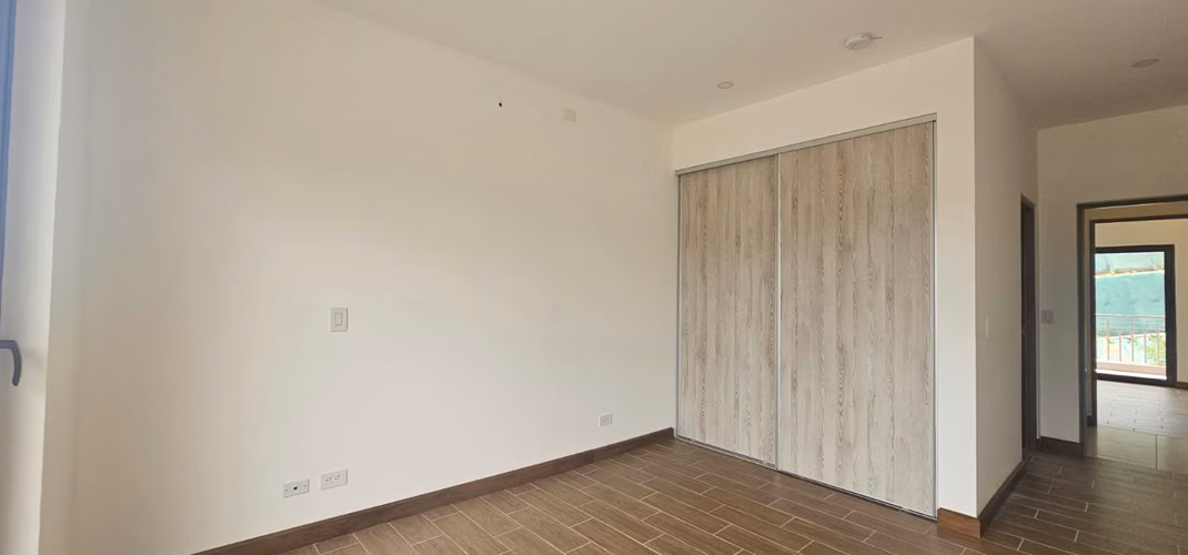 Venta de espectacular penthouse nuevo con vista panoramica en Santa Ana, Alto de las Palomas - Imagen 9