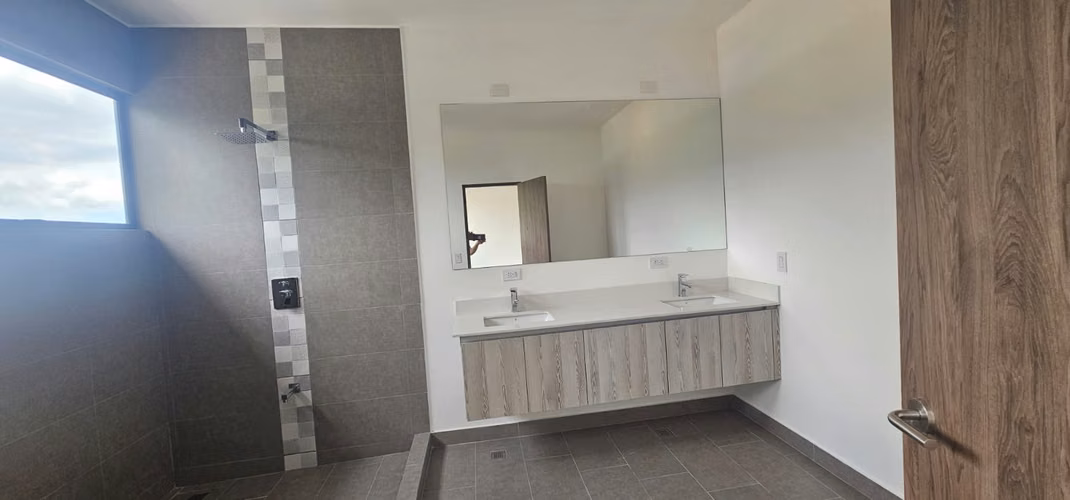 Venta de espectacular penthouse nuevo con vista panoramica en Santa Ana, Alto de las Palomas - Imagen 11