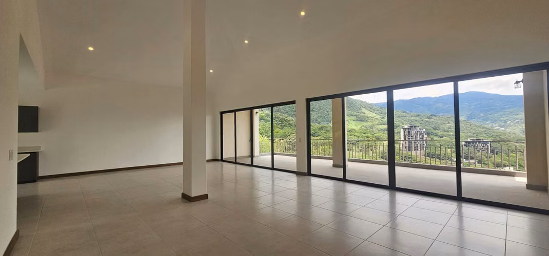 Venta de espectacular penthouse nuevo con vista panoramica en Santa Ana, Alto de las Palomas - Imagen 3
