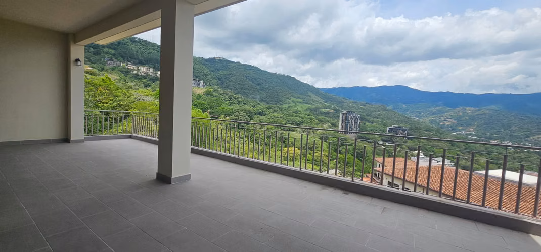 Venta de espectacular penthouse nuevo con vista panoramica en Santa Ana, Alto de las Palomas - Imagen 13
