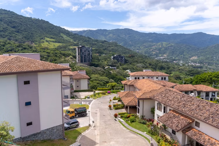 Venta de espectacular penthouse nuevo con vista panoramica en Santa Ana, Alto de las Palomas - Imagen 20