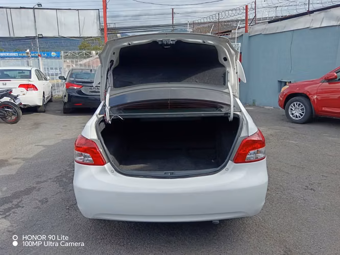 Toyota yaris - Imagen 12