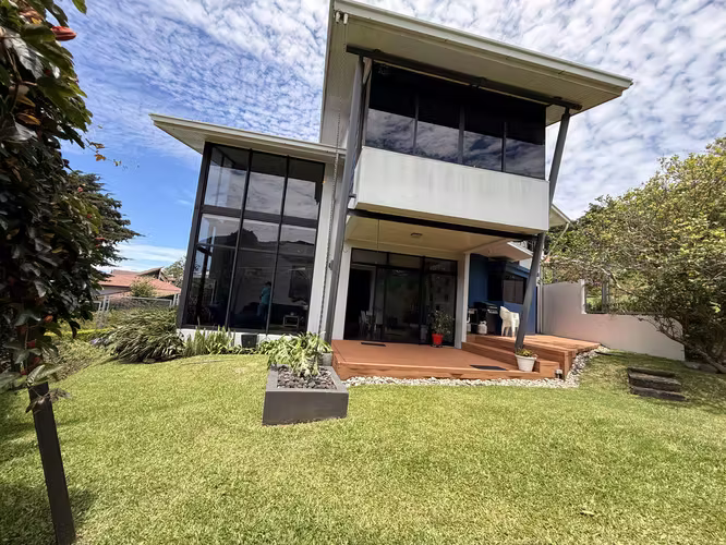 Venta de EXCLUSIVA casa en San Isidro de Heredia $495.000 - Imagen 6
