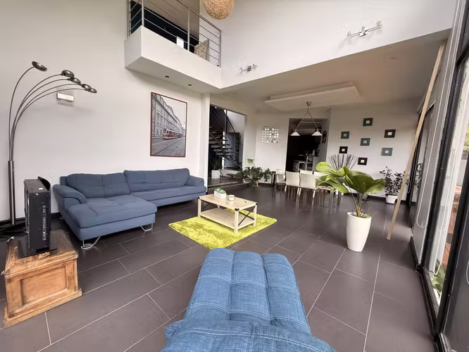 Venta de EXCLUSIVA casa en San Isidro de Heredia $495.000 - Imagen 2