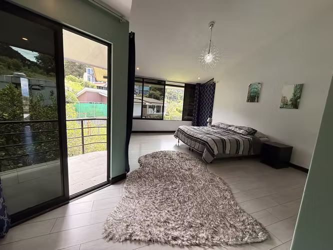 Venta de EXCLUSIVA casa en San Isidro de Heredia $495.000 - Imagen 14