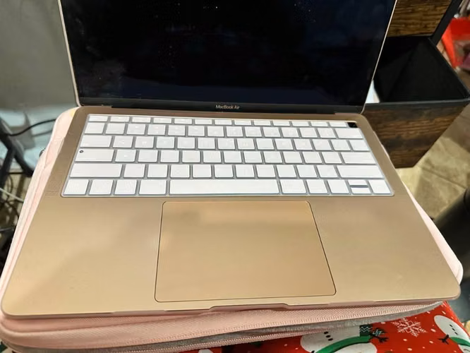 Macbook Air 2019 color oro rosa