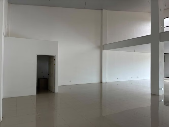 ¡Gran Oportunidad Comercial! Amplio Local de 450 m² en Plaza Diriá, Santa Cruz (Guanacaste) - Imagen 2