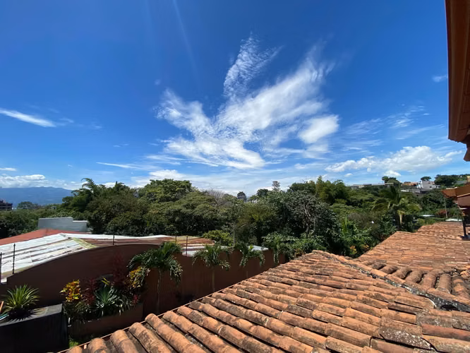 Se vende casa en condominio en Escazú - Imagen 13