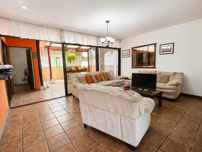 Se vende casa en condominio en Escazú - Imagen 3