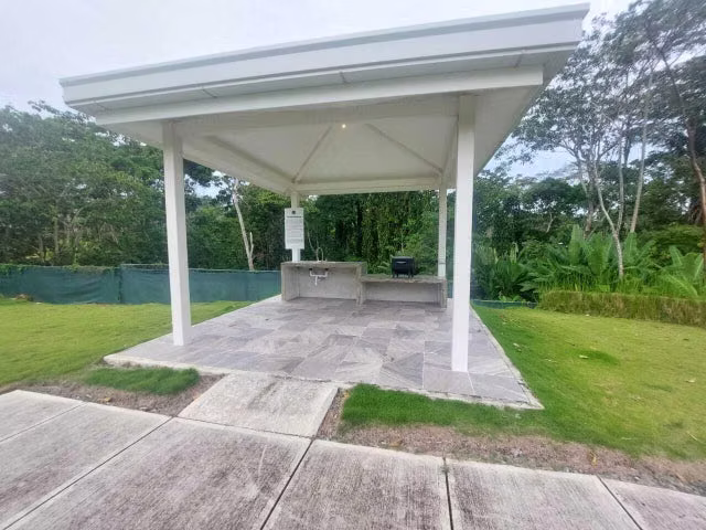 Venta de Apartamento AMUEBLADO en Limón. 24-272