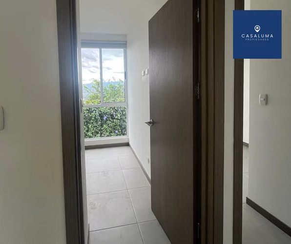 HERMOSA CASA CON JARDÍN - Imagen 6