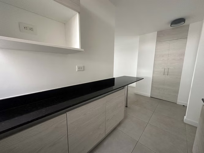 Alquilo  Apartamento Piso 7 full extras / doble balcón / Monte Alto Curridabat - Imagen 2