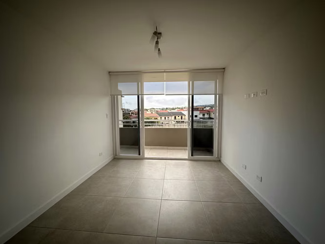 Alquilo  Apartamento Piso 7 full extras / doble balcón / Monte Alto Curridabat - Imagen 7