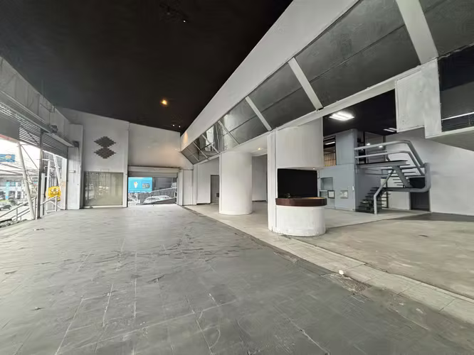 Local comercial 500m2 Rohrmoser expocisicón parqueo - Imagen 5