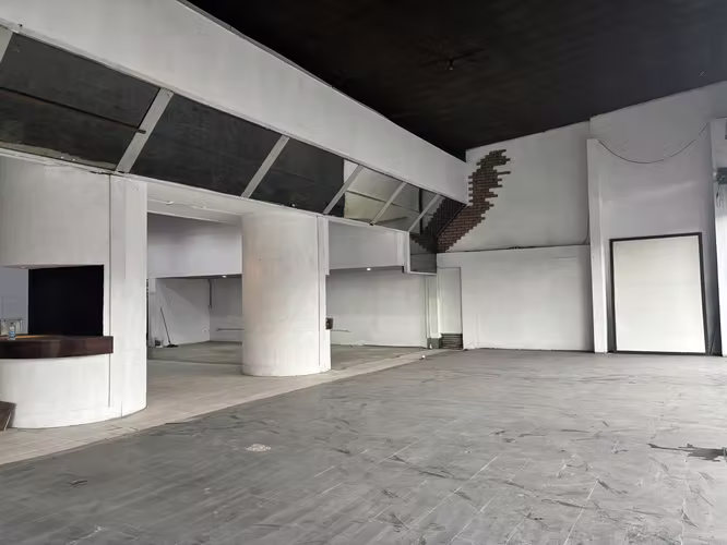 Local comercial 500m2 Rohrmoser expocisicón parqueo - Imagen 2