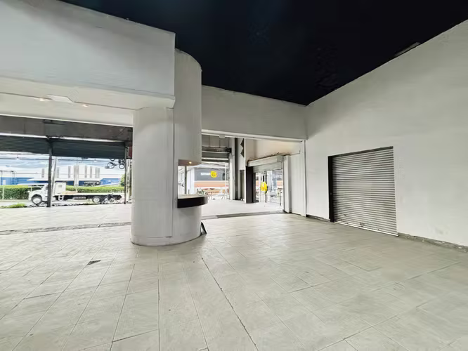 Local comercial 500m2 Rohrmoser expocisicón parqueo - Imagen 10