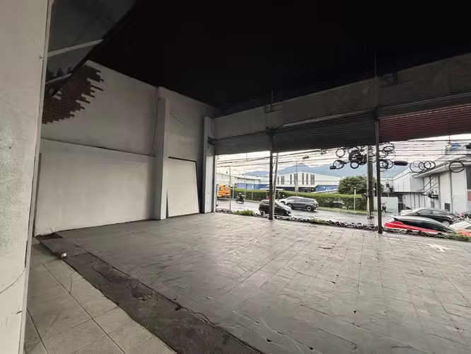 Local comercial 500m2 Rohrmoser expocisicón parqueo - Imagen 6