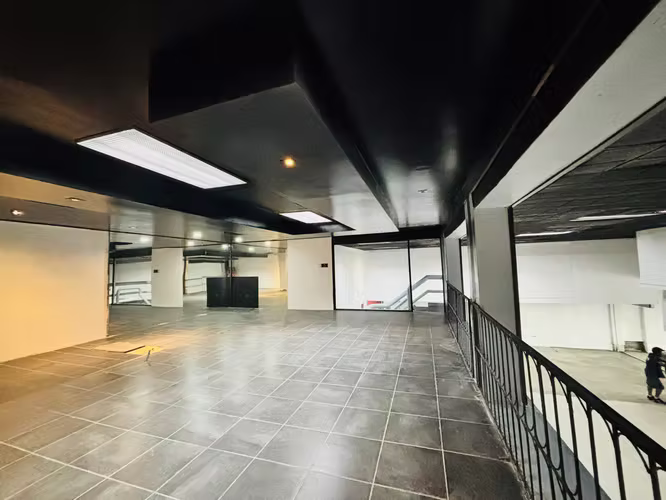Local comercial 500m2 Rohrmoser expocisicón parqueo - Imagen 16