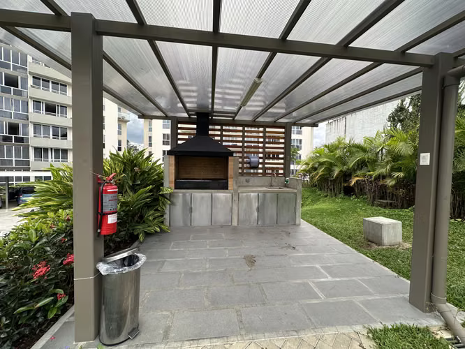 Apartamento grande doble balcón y parqueo techado, linda vista/ Monte Alto / Curridabat - Imagen 9