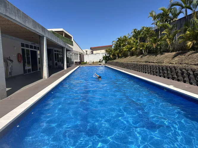 Apartamento grande doble balcón y parqueo techado, linda vista/ Monte Alto / Curridabat - Imagen 5