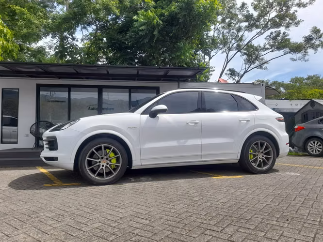 PORSCHE CAYENNE E-HYBRID - Imagen 11