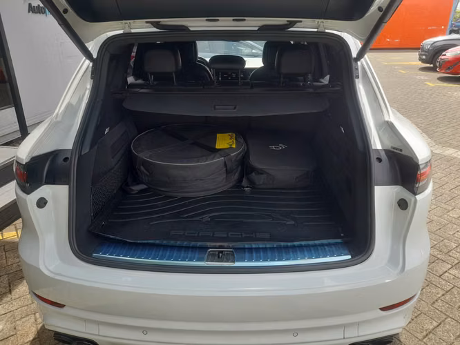 PORSCHE CAYENNE E-HYBRID - Imagen 5