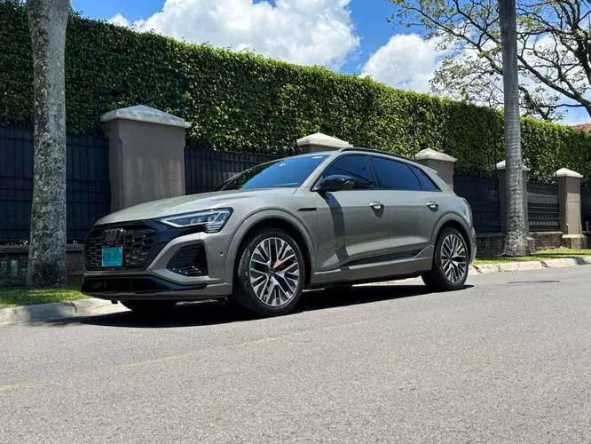 Q8 E-TRON 55 QUATTRO S-LINE