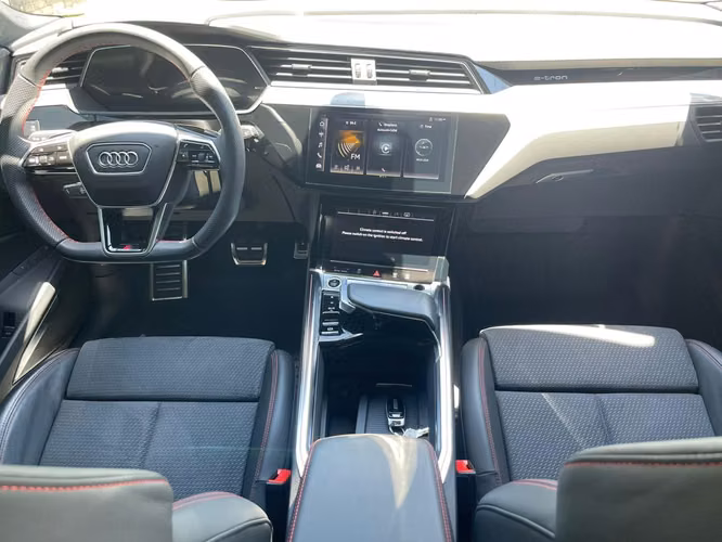 Q8 E-TRON 55 QUATTRO S-LINE