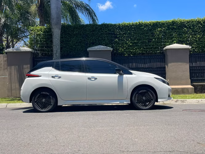 NISSAN LEAF - Imagen 11