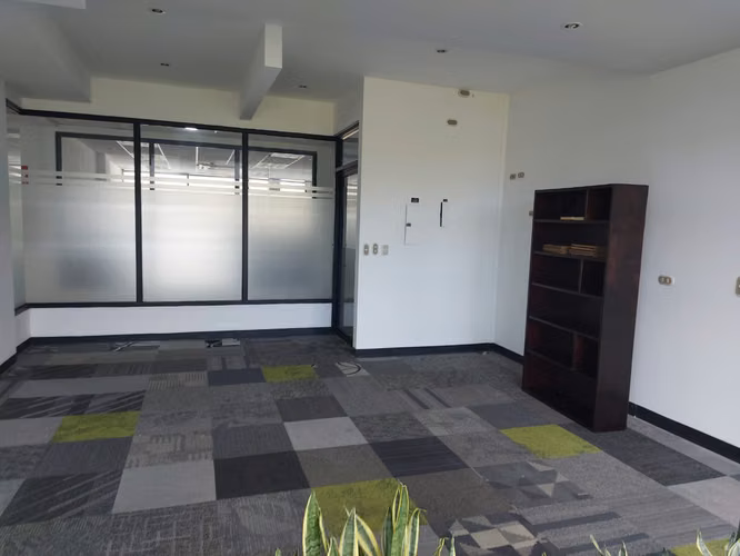 Venta de Oficina en el centro de San Rafael de Escazú, San José - Imagen 2