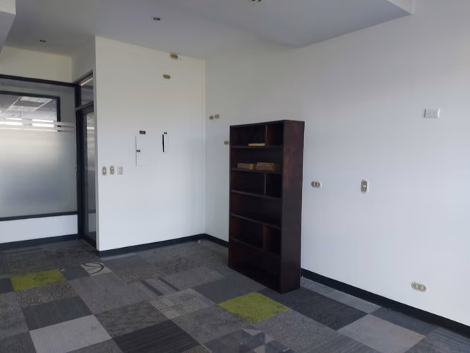 Venta de Oficina en el centro de San Rafael de Escazú, San José - Imagen 5