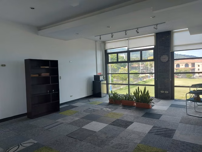 Venta de Oficina en el centro de San Rafael de Escazú, San José - Imagen 4