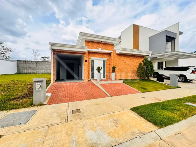 id 42826 Casa de una planta Condominio Ayarco 385