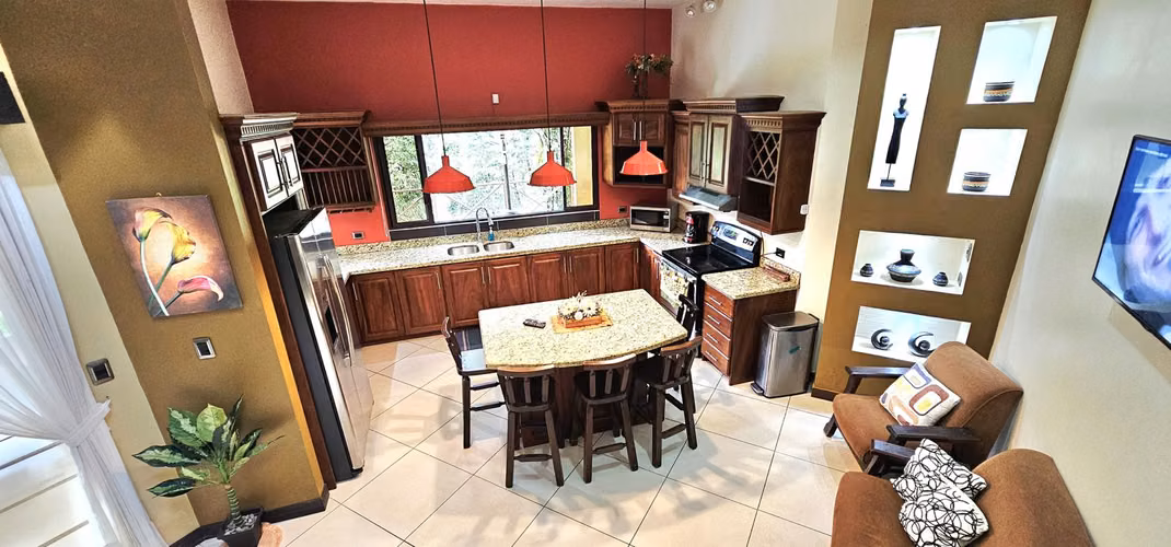 Venta de Casa en San Rafael de Heredia CASA INTELIGENTE.