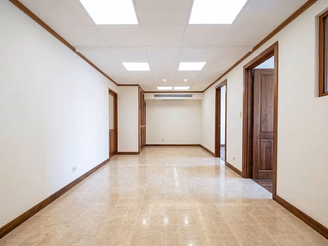 ALQUILER DE CASA EN ROHMOSER CON USO DE SUELO COMERCIAL - Imagen 15