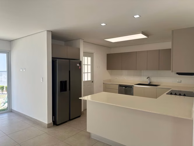 ALQUILER DE CASA EN CONDOMINIO EN GUACHIPELÍN, ESCAZU - Imagen 4