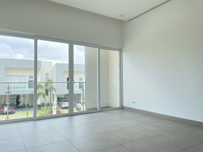 ALQUILER DE CASA EN CONDOMINIO EN GUACHIPELÍN, ESCAZU - Imagen 13