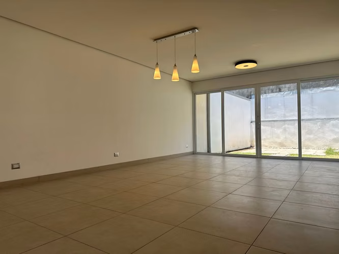 ALQUILER DE CASA EN CONDOMINIO EN GUACHIPELÍN, ESCAZU - Imagen 3