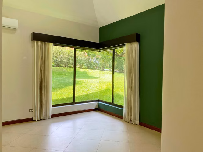 Casa de Lujo con Impresionantes Vistas a las Montañas en Río Oro, Santa Ana - Imagen 8