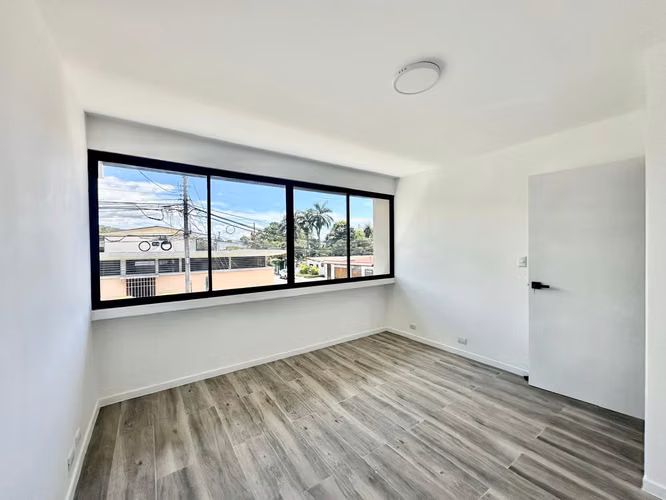Escazú - Casa esquinera de 3 habitaciones  - Uso Mixto - Remodelada - Imagen 13