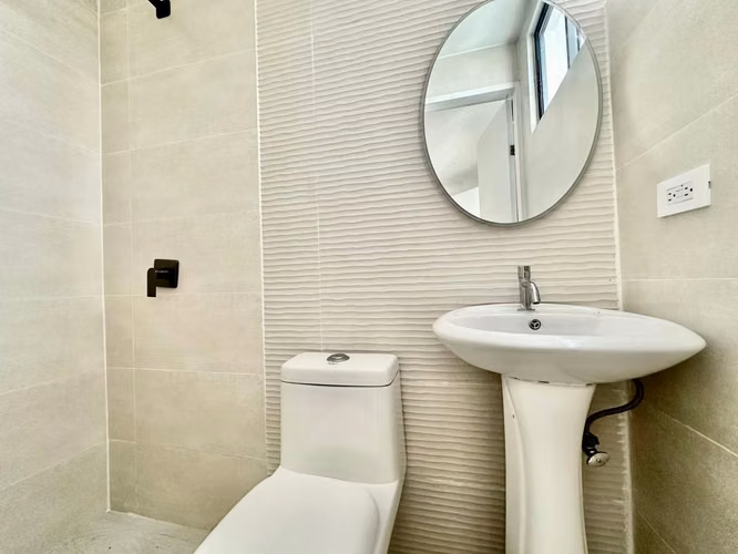 Escazú - Casa esquinera de 3 habitaciones  - Uso Mixto - Remodelada - Imagen 7